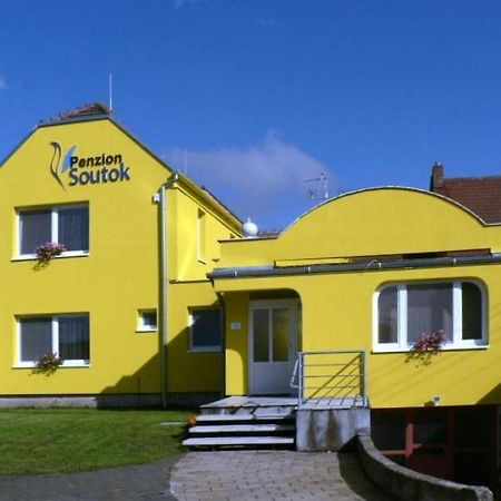 Penzion Soutok Lanzhot Exterior photo